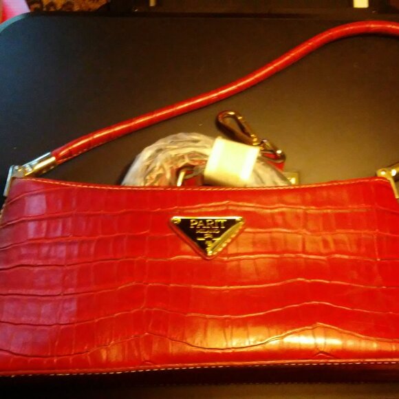 PARIT Milano Red Purse - Picture 7 of 9